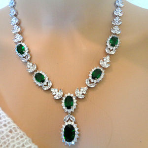 - 18K White gold Over Emerald Green Oval  Necklace